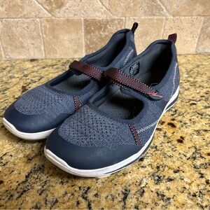 Women’s Walking Shoes L L Bean Navy Maroon Easy On Mary Jane Sneakers Size 9